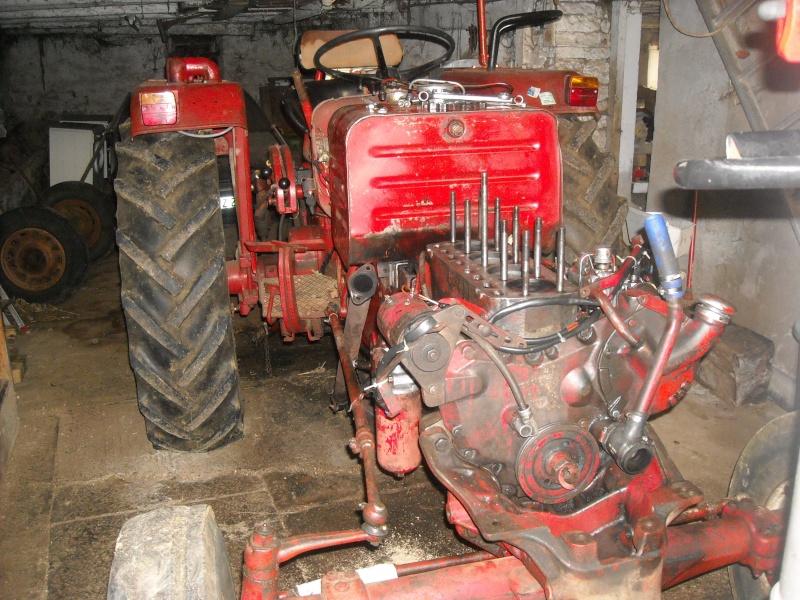 Massey Ferguson 35 et MCormick D439 en cours de restauration 350