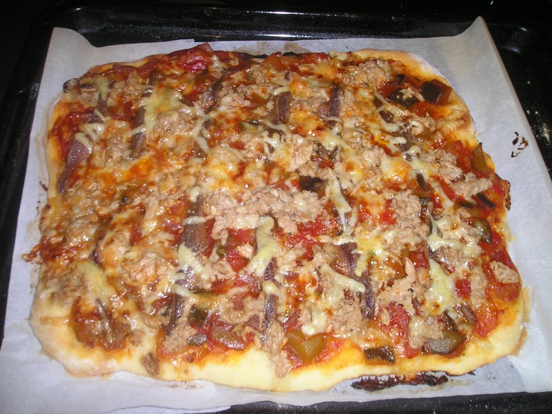 pizza ratatouille-thon-anchois P1010310