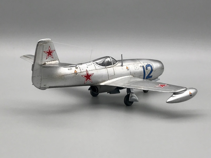 [Special Hobby] Yakovlev Yak-23 "Flora" 1/72  Unité inconnue des VVS - 1952/1953 Img_2329