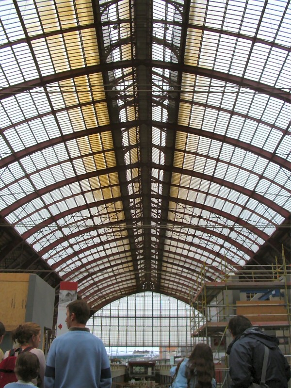 La gare d'Anvers/Antwerpen se Jules-Vernise ! Imgp7912