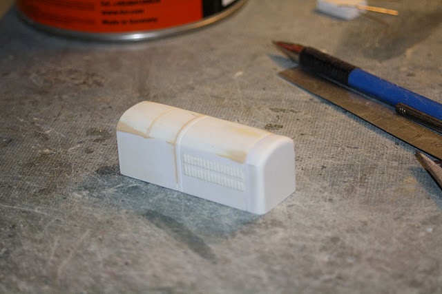 réalisation d'une série de miniatures du chenillard LICORNE Proto122