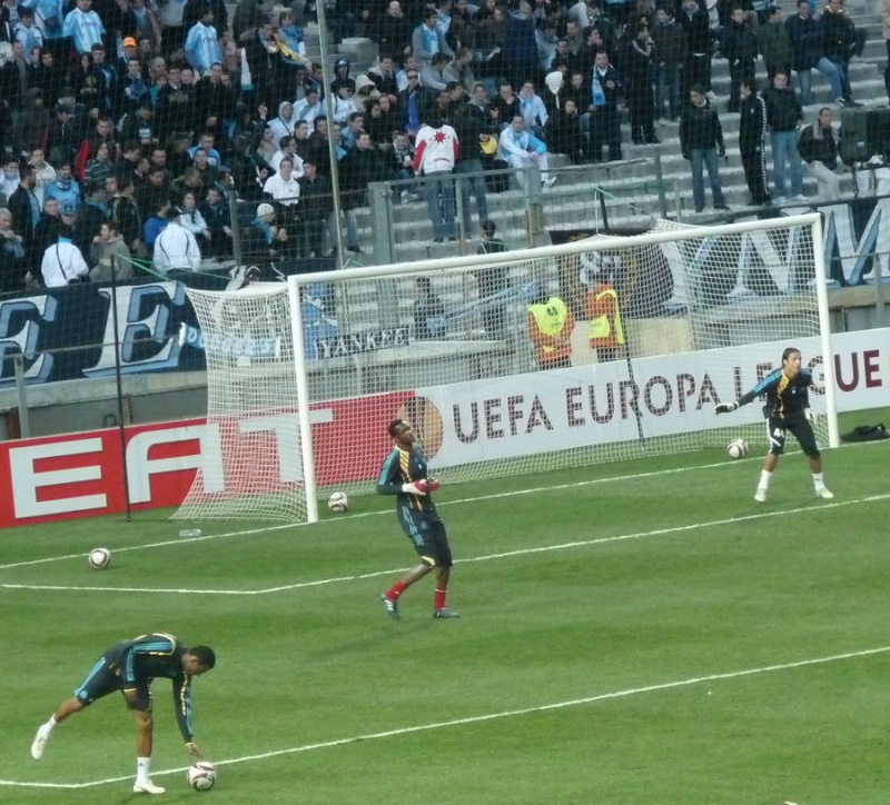 OM //BENFICA ...PHOTOS VIDEOS ..LA DESILLUSION EUROPEENNE - Page 2 P1070422