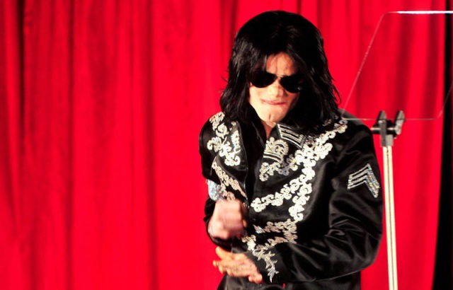 [LOS ANGELES TIMES]  ...des informations exclusives sur les concerts de Michael Jackson et les répétitions 01974710