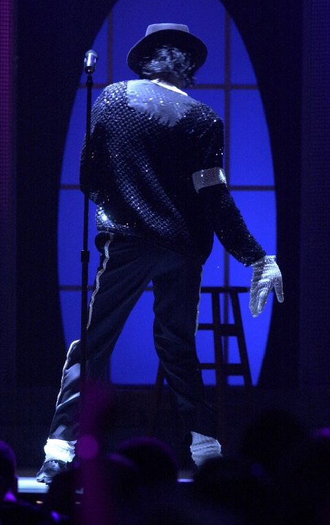 [COSTUMES] Faites vous plaisir sur le site Michael Jackson Celebrity Clothing! Billie10