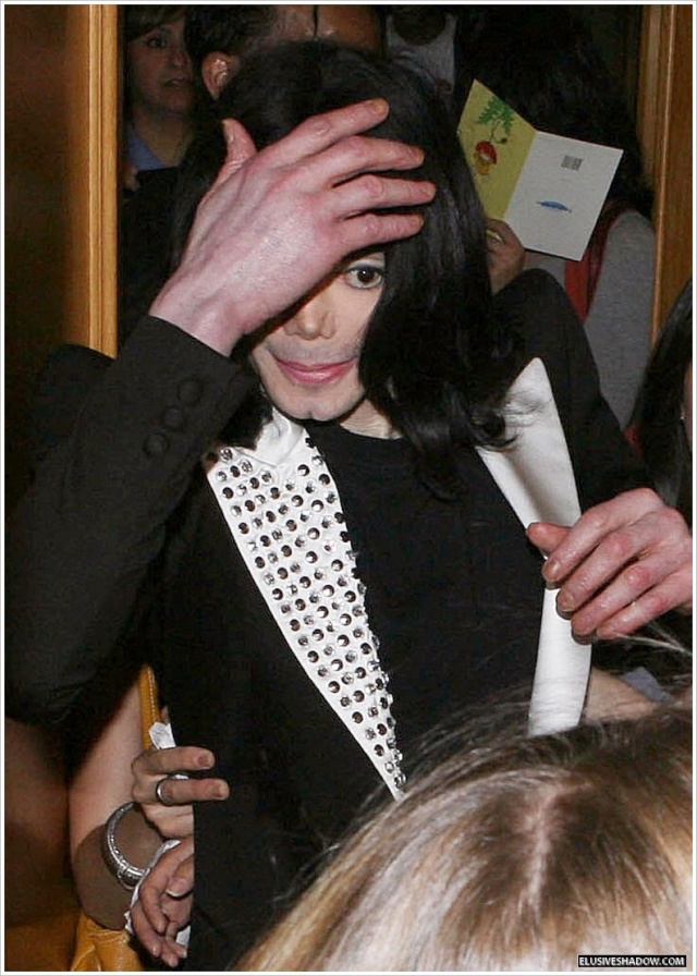[PHOTOS + VIDEOS] Nouvelles photos de Michael. (+UP p.6 nouvelles photos du 21 mai) - Page 3 Mj-der13