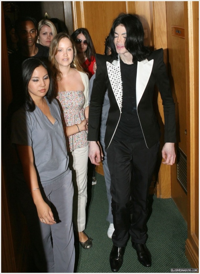 [PHOTOS + VIDEOS] Nouvelles photos de Michael. (+UP p.6 nouvelles photos du 21 mai) - Page 3 Mj-der15