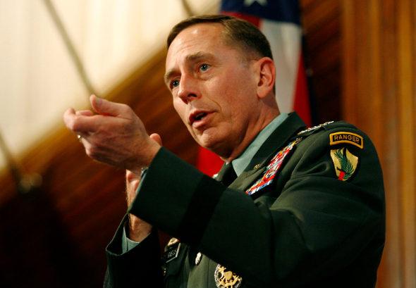Le général McChrystal rappelé d'Afghanistan après s'être moqué d'Obama et d'un « ministre français  Articl21
