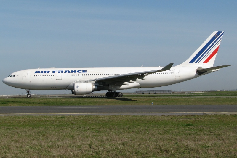Paris CDG - 09/04/2010 A33010