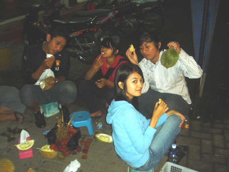 foto 2 kopdar nakam duren dan nyambangi ibunya tomad Dsc00025