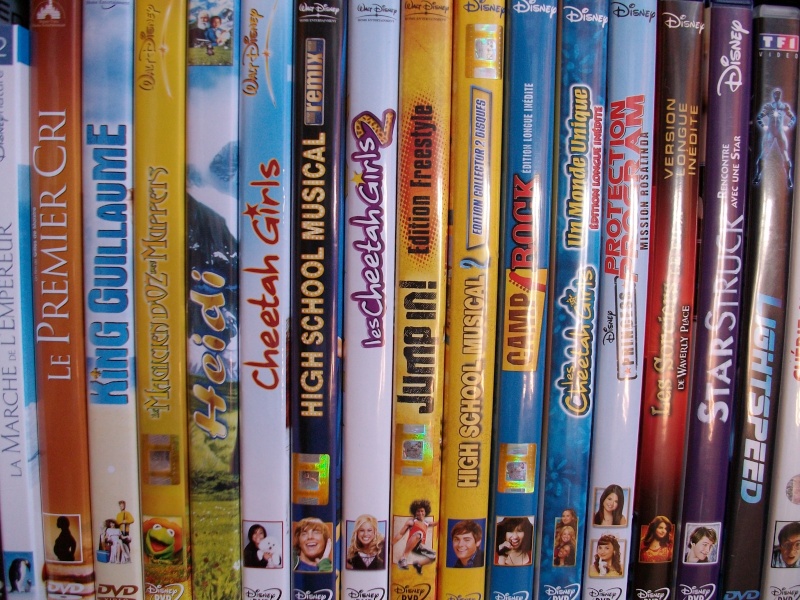 Postez les photos de votre collection de DVD et BrD Disney ! - Page 14 Collec38