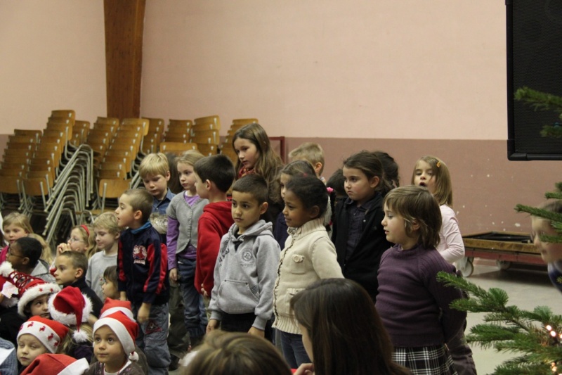 Fête de Noël des écoles de Wangen le 10 décembre 2010 Img_0716