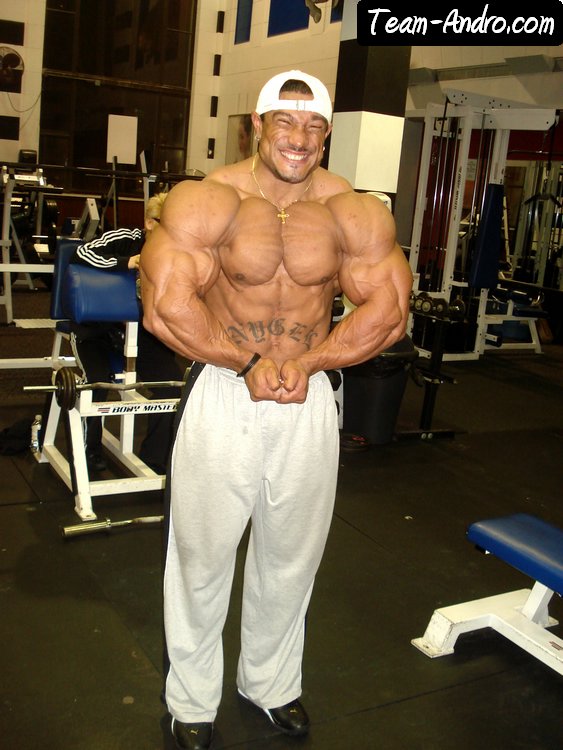 Roelly Winklaar avant l'Arnold Classic 2010 - Page 20 03031010