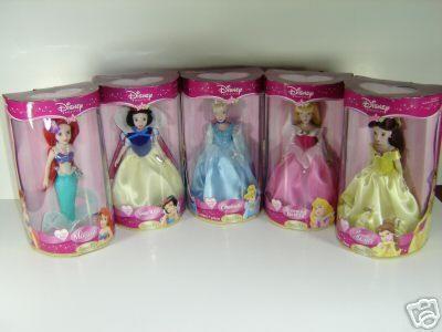 Ma collection des poupées des films de DISNEY 17437210
