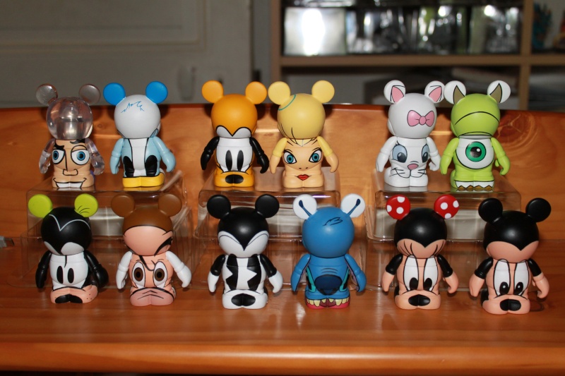 Vinylmation - Page 33 Img_5911