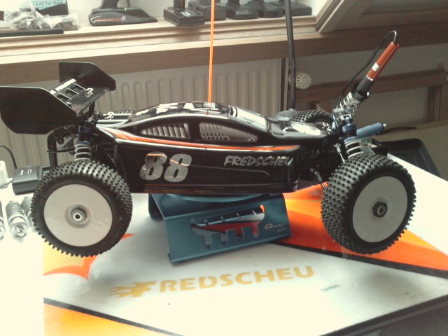 Mon nouveau buggy 1/8 T2M PIRATE 8 BRUSHLESS.. P1404117