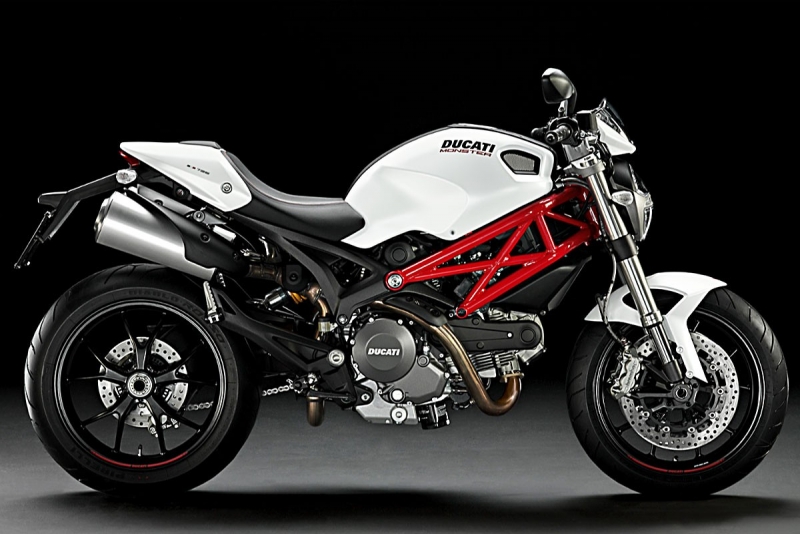 Nouveauté 2010 - Ducati Monster 796 La-duc12