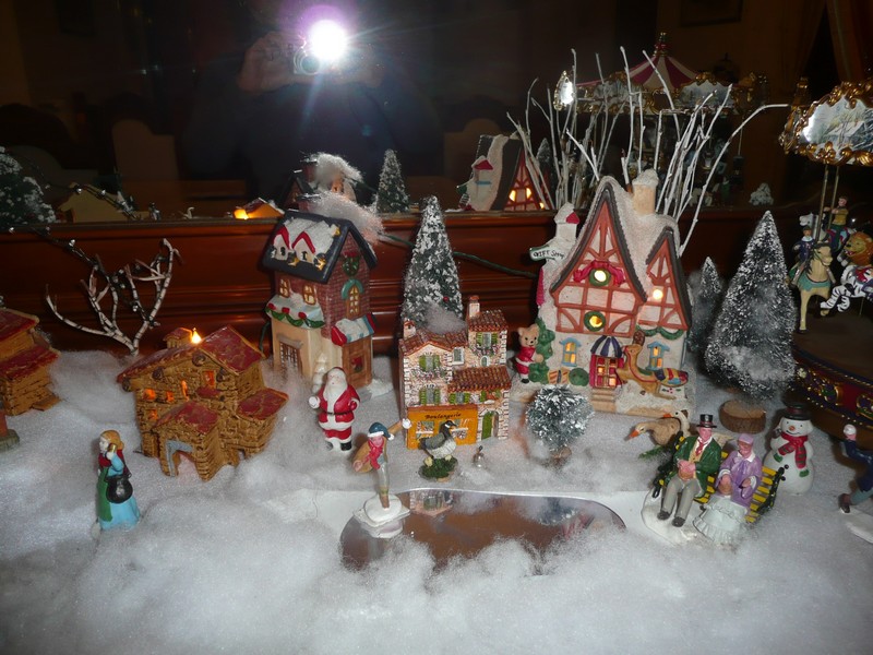 mon village de noel sur le buffet 2010_169