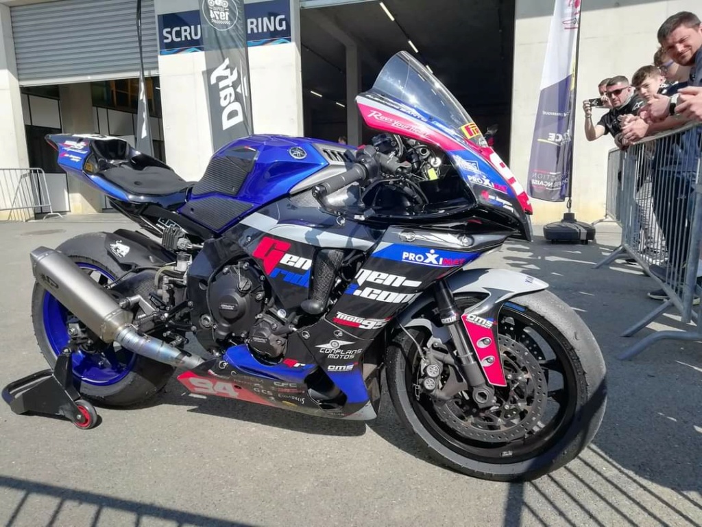 Yamaha R1 et R1M Crossplane 2015 ( sujet numero3 ) - Page 15 Fb_img31