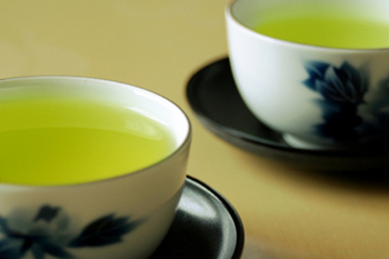 7 lý do bạn nên "kết thân" với trà xanh Boqvz110