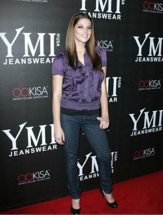 2008 : YMI JEANSWEAR 5TH ANNUAL FASHION SHOW AND AFTER PARTY. Norma289