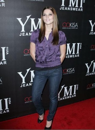 2008 : YMI JEANSWEAR 5TH ANNUAL FASHION SHOW AND AFTER PARTY. Norma292