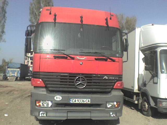 Снимки на камиони Mercedes 210