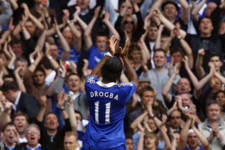 Ljutiti Chelsea razbio i ponizio Arsenal Drogba11