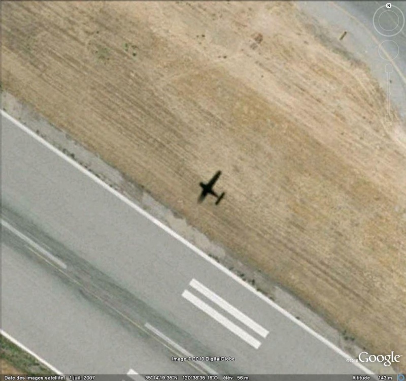 Les ombres d'avions ... sans avions découvertes grâce à Google Earth - Page 3 Ombre11