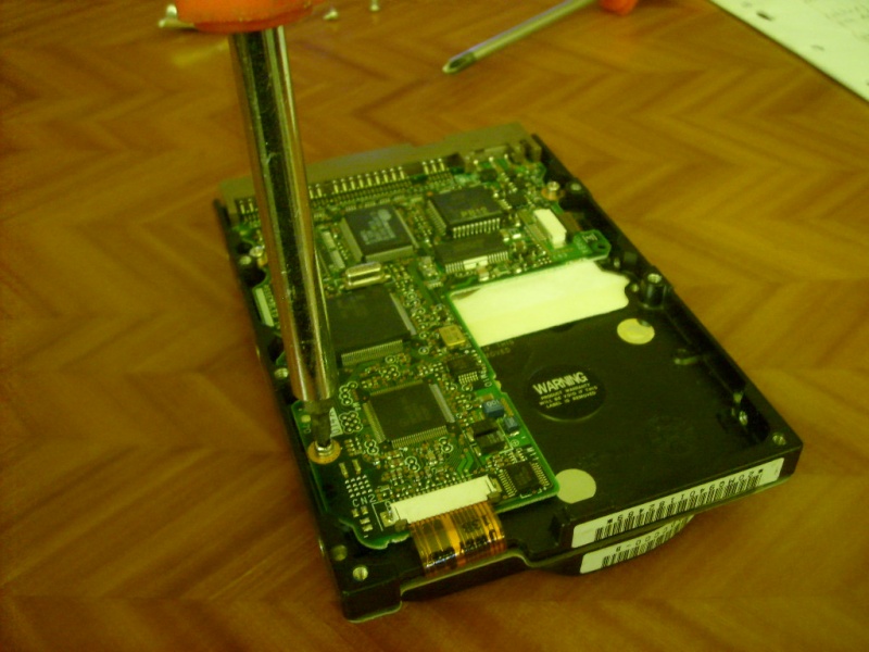 démantelage d'un disque dur S6300240