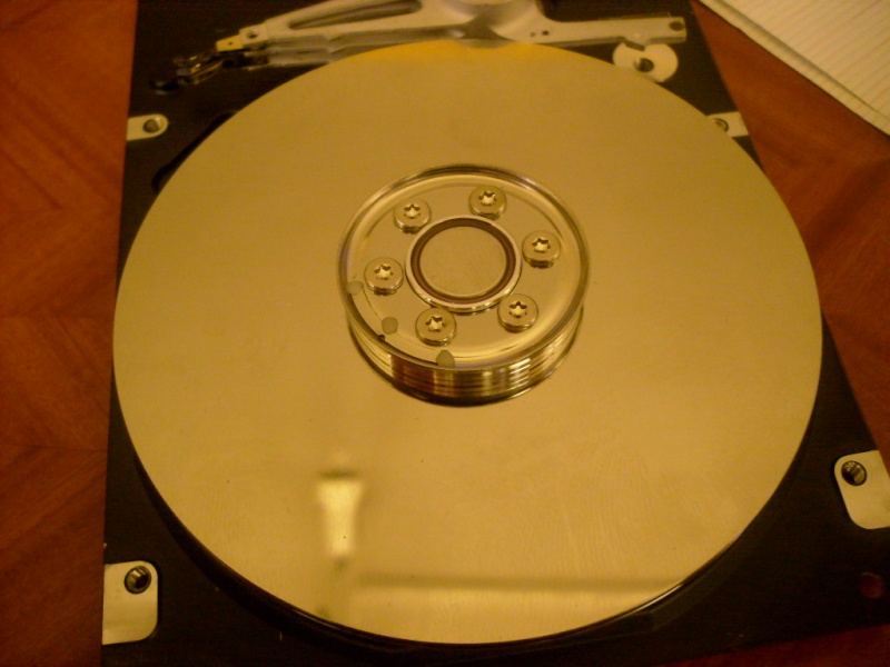 démantelage d'un disque dur S6300249