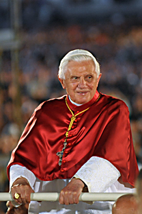 La messa in piazza San Pietro per la conclusione dell'Anno sacerdotale Benede10