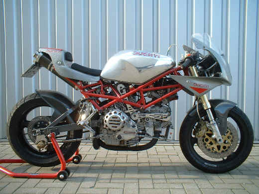 Ducati: Vraiment beau matos.... - Page 2 Ducati23