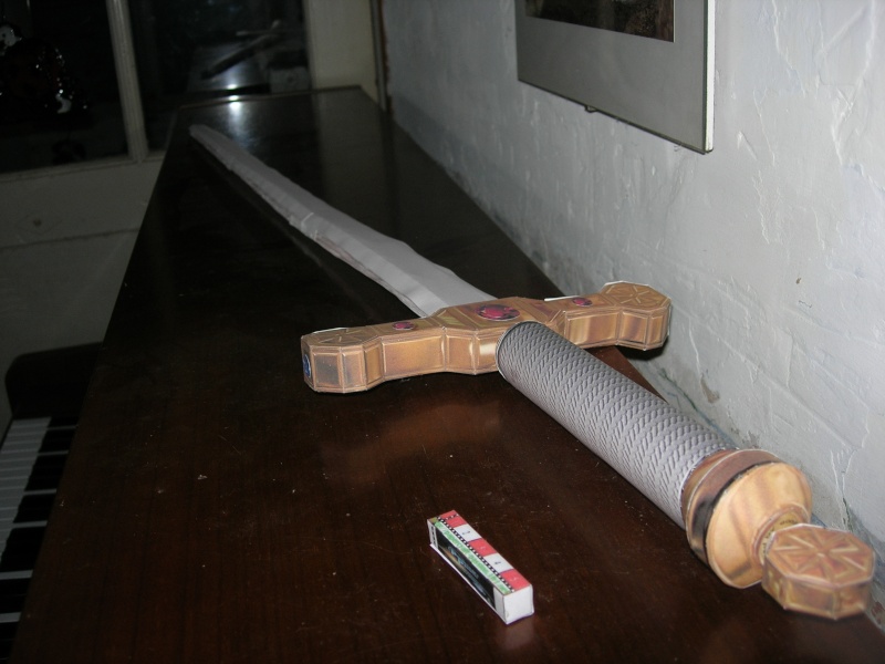 papercraft épée taille réel Dscn1512