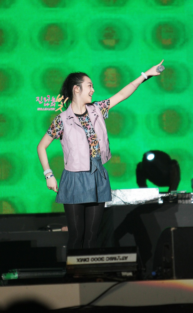 [PERF] f(Sulli) - KFN TV National Armed Forces Show [05/03/10] 11_bmp13