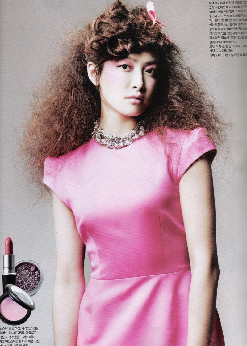 [REVISTA] f(Sulli) f(Victoria) - Vogue Girl Campaña Pink Wing [Scans] 22210