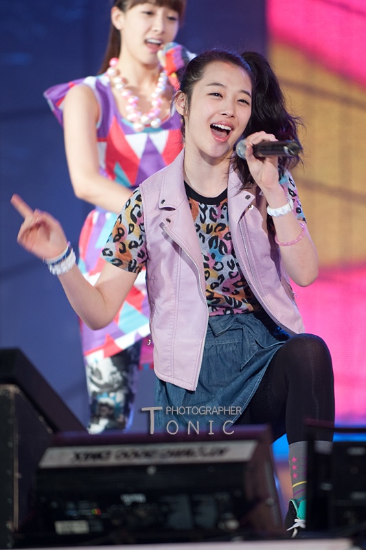 [PERF] f(Sulli) - KFN TV National Armed Forces Show [05/03/10] 3_bmp15