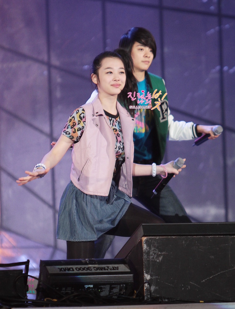 [PERF] f(Sulli) - KFN TV National Armed Forces Show [05/03/10] 6_bmp16