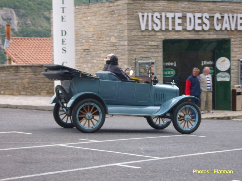 C'est pas un flat, mais ça reste une Bmw rare sur nos routes! Visite35