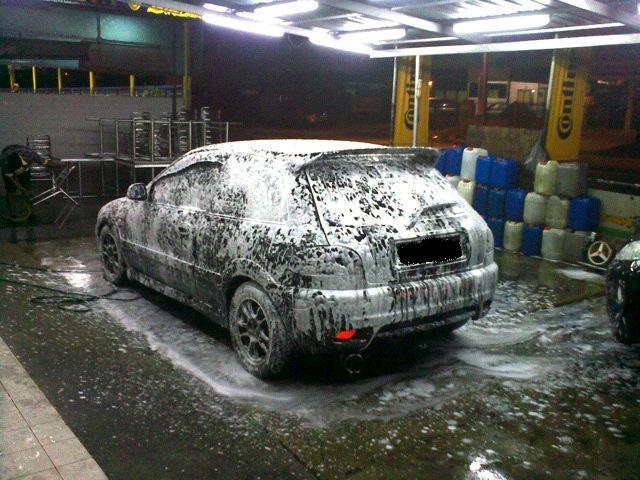 14-01-2010 wash car night photo.... Derc10