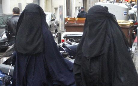 France to ban veil Burqa_10