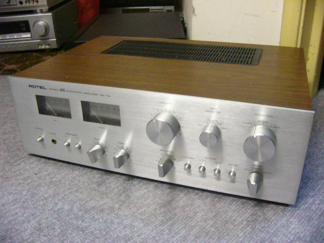 Rotel Ra-714 DC Vintage Amp [used]-sold P1060216
