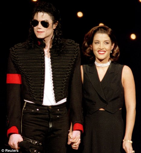 Michael Jackson e Lisa Marie Presley - Pagina 7 Articl10