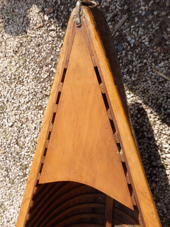 cherche a identifié un canoe P4160911