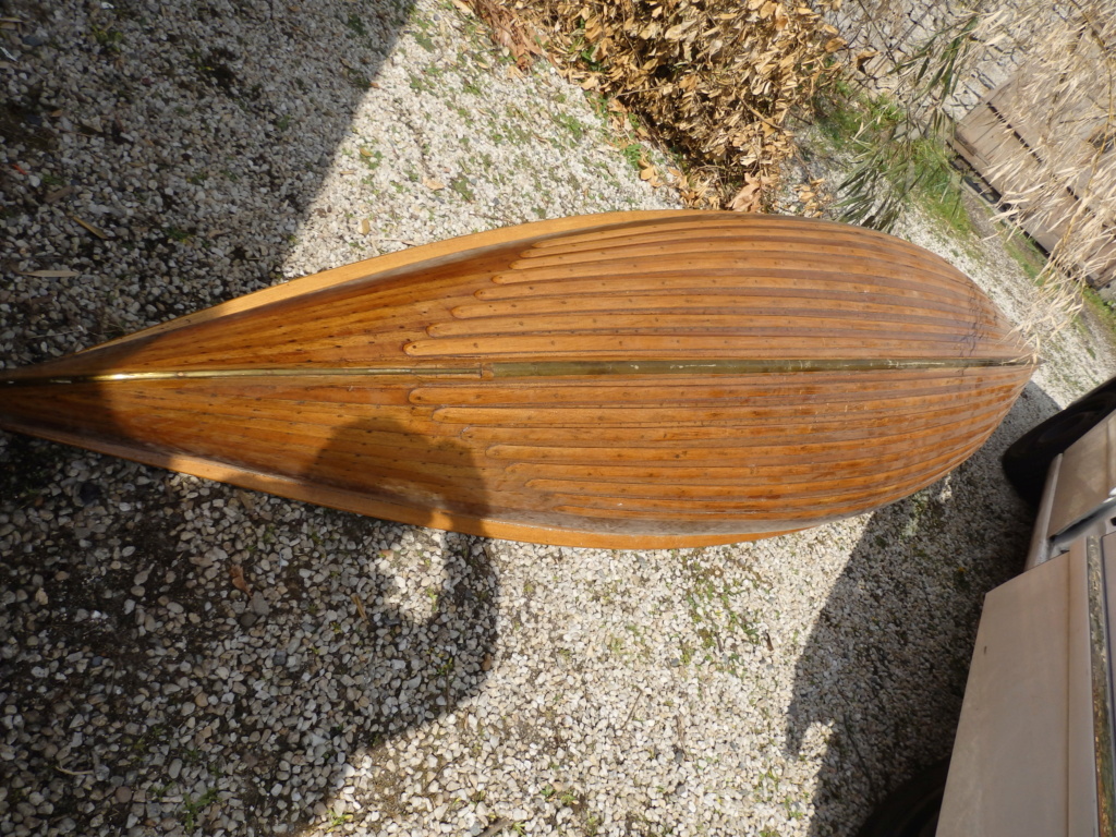 cherche a identifié un canoe P4161037
