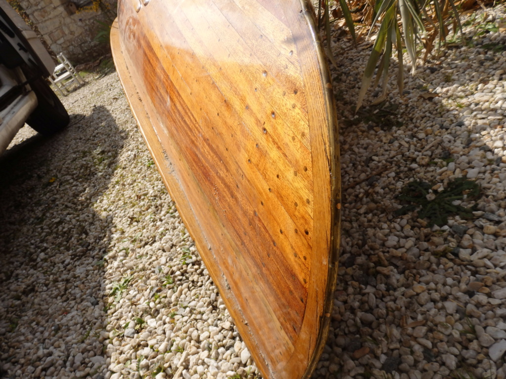 cherche a identifié un canoe P4161047