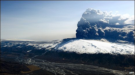 بعض الصور لدخان بركان إسلندا _4766210