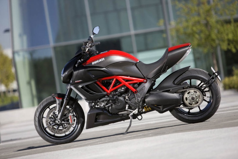 [ESSAI] Ducati Diavel 1198 - Page 4 Ducati10