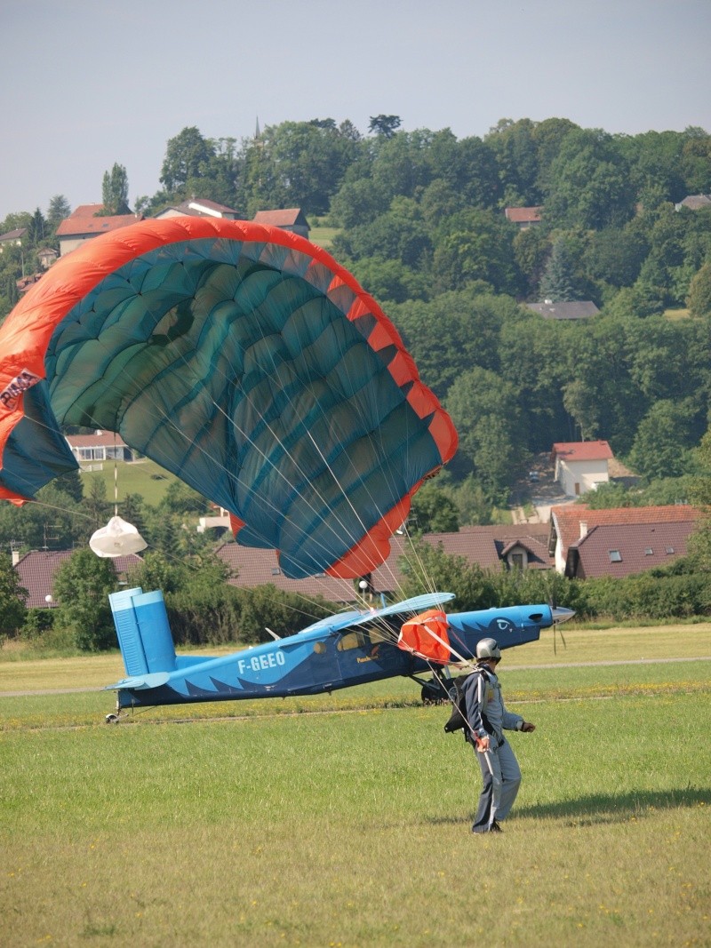 parachute et pilatus P6273812