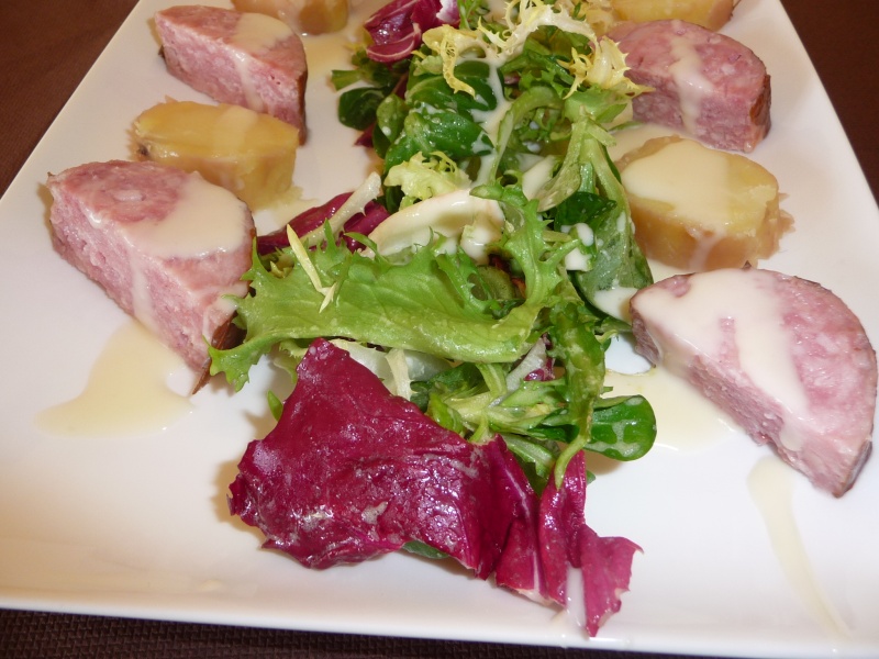 Salade Franc-Comtoise : Morteau et Cancoillotte P1130110