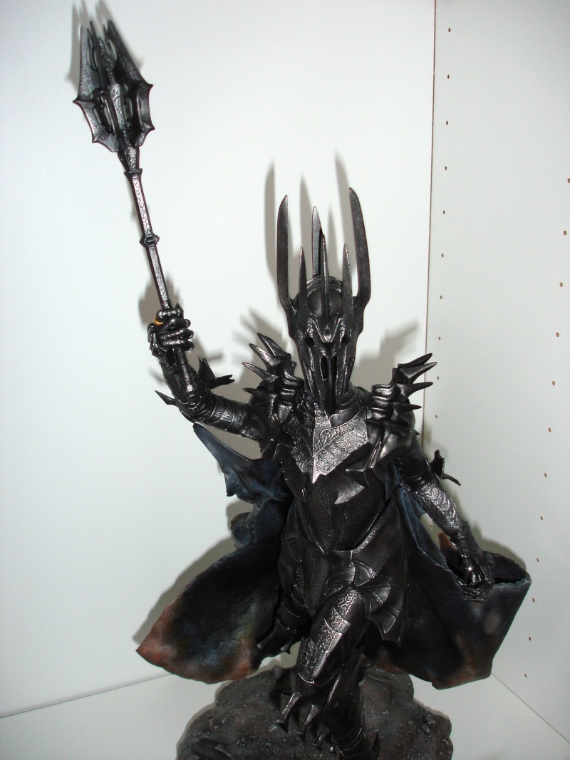 CUSTOM d'un diorama , Sauron VS the numenorean army de chez sideshow. Dsc01215